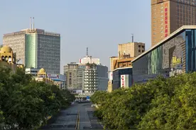 市中心比郊区更便宜？2个纯新盘20个老盘，撑起郑州二环金腰带图片