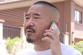 《乡村爱情》刘能换角了？51岁王小利不再光头，赵本山棋局是个谜图片
