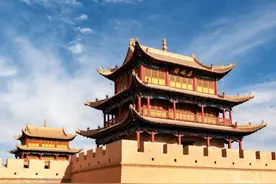 刘备三顾茅庐请诸葛亮出山，诸葛亮帮刘备分析天下大势，平定天下图片