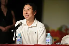 冯巩相声《诗词小会》大年初一一句想死你们了！引全场爆笑图片