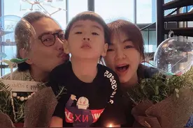 Ella陈嘉桦晒3岁儿子庆生照，可爱的劲宝是像妈妈还是像爸爸呢？图片