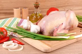 鲜鸡肉，美容养颜健脾胃图片