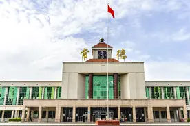 湖南常德：装备制造撑起一片天图片