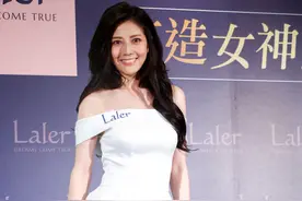 韩瑜出席活动 好身材一览无遗了图片