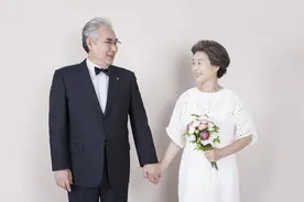 情感解读：老年女性动真情，有哪些具体表现？图片