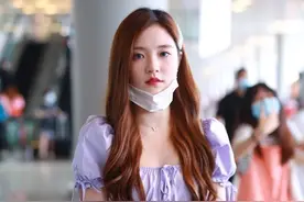 张楚寒自带女团风现身，打扮精致气色好，长发飘飘似邻家少女图片
