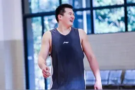 感动！万圣伟发长文深情告别广东队：一日宏远人，一生宏远情图片