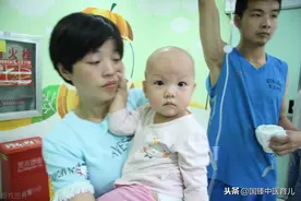 孩子半夜突发高烧，莫惊慌，中医：几个简单外用方，快速有效图片