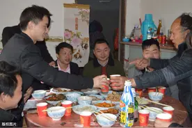 这三种亲戚，哪怕血缘关系再近，也要少往来，否则吃亏大了图片