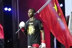张伟丽怒怼UFC新任冠军黑龙“三姓家奴”，黑龙回应中国人傻钱多图片