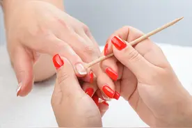 美甲隐患知多少？当心美甲损害皮肤健康图片
