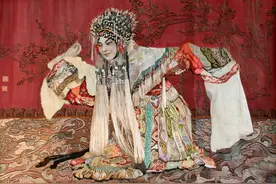 唐玄宗赐死杨贵妃，她竟在马嵬驿诈死出逃日本？别拿戏剧当历史图片