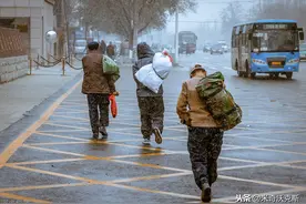 你以为你是因为没钱而不快乐，但你真的知道有了钱就快乐吗？图片