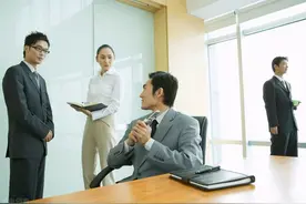 辞去领导职务，发现的两个真相，明白三个道理，你知道吗？图片