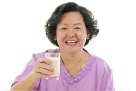 老年人若要保护血管，多喝豆浆，并掌握3个技巧，比牛奶更好图片