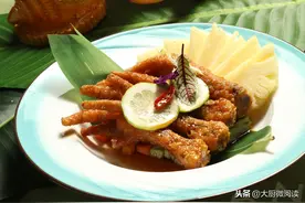 这凤爪酸辣微韧，关键是用酸辣汁泡10分钟图片