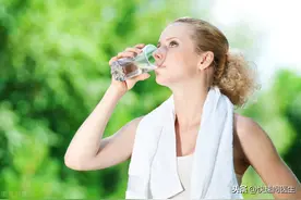 喝水也能看出身体是否健康？出现这四个症状，也许疾病在靠近图片