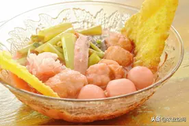 人工海蜇片是人们喜爱的食品，营养也不错，人造海蜇片加工图片