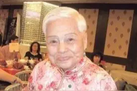 丈夫嗜赌成性英年早逝，儿子身价56亿不生子，周润发母亲的遗憾图片