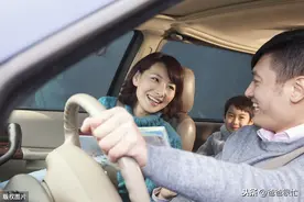后疫情时期，家有宝宝要不要买小轿车，家人各持己见很纠结图片