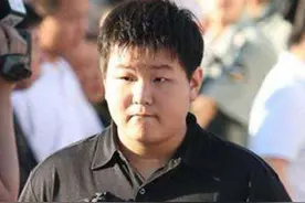 “国脸”罗京去世10年后，儿子美国读书，妻子早已改嫁富商图片
