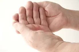 今天你看手掌了吗！看手掌能帮助预防大病的发生，赶紧来学习图片