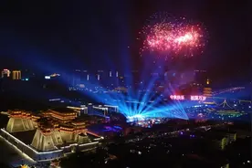 你想看的完整版烟火视频来了！图片