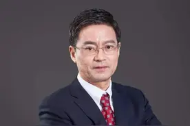 从贫困山区走出，他放弃美国洋房高薪，毅然归国创业，如今公司市值340亿！图片