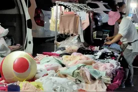 地摊充满海边，山东烟台东海旅游度假区，每天傍晚海边热闹非凡图片
