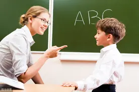 如何提高小学英语教学效率？运用创新教学模式，提升学习的积极性图片