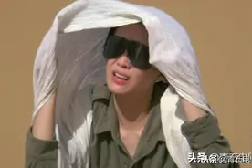 拍完《飞鹰计划》后，因为投资太大，成龙有2年都被禁止当导演图片