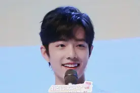 肖战女粉多，男粉也不少，看看下肖战对男粉吸引点在哪！图片