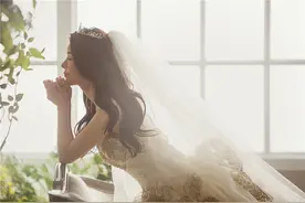 备婚攻略｜极简风格婚纱照这样拍，幸福感瞬间充满整个画面图片