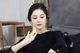 古力娜扎拍戏间隙练习西域舞蹈，不仅敬业而且专业图片