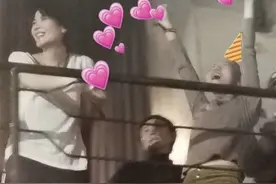 王菲窦靖童罕见同框，王菲支持女儿事业，窦靖童音乐表演双栖发展图片