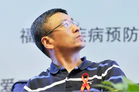 白岩松：因儿子在英留学才支持接小留学生回国？真相，没这么简单图片
