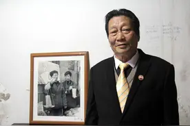 安徽8旬老汉卖瓜子，44年前就成百万富翁，曾3次坐牢4次婚姻图片