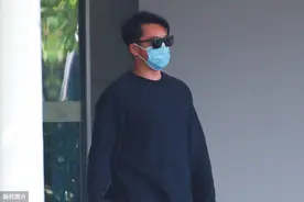 郑恺和女朋友苗苗奉子成婚，官宣后独自现身十分高冷图片