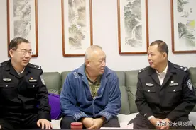 【重九佳节送祝福 尊老敬老情意浓】安康市公安局交警支队开展重阳节走访慰问活动图片