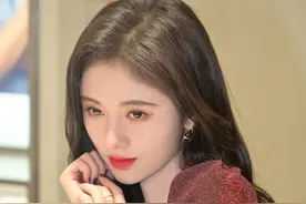 76斤的鞠婧祎，26岁的年纪，网友：她的美太迷人图片
