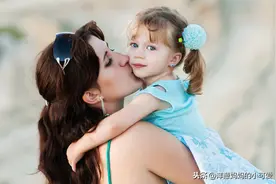 适合唱给孩子听的“妈妈的吻”轻抚你的心弦，触动你温柔的心图片