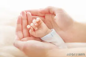 这几个症状别大意，是宝宝肚脐发出的危险信号图片