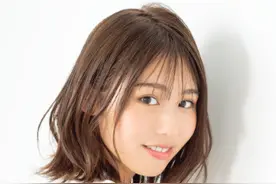 曝日本女星爱吃昆虫！家中饲养近300只，还与它们亲密合照图片