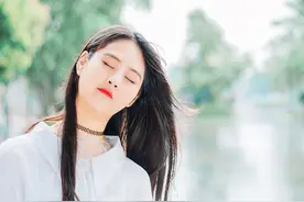 小说：替闺蜜相亲对方是帅总裁，得知真相他抱着我，将错就错吧图片
