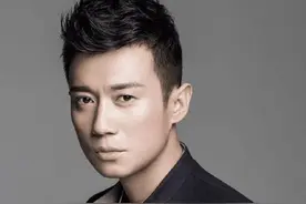 跑龙套15年因《我是特种兵》走红，“岳父”李幼斌都对其称赞有加图片