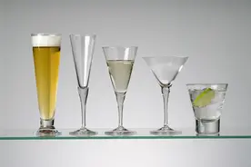 很多人不知道，白酒和啤酒不能“混着喝”图片