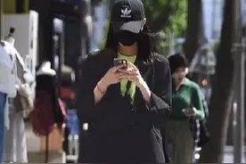 首尔街头美女们的日常穿搭街拍 戴着口罩也要时刻保持气质图片