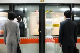 我在保险公司干了三个月，没想到套路那么深，把自己套进去了图片
