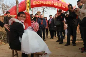 故事：外甥女出嫁，姐姐却对着娘家弟弟发脾气图片