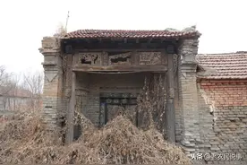 农村俗语：宁住出头屋，不住压顶房，啥意思？什么是压顶房？图片